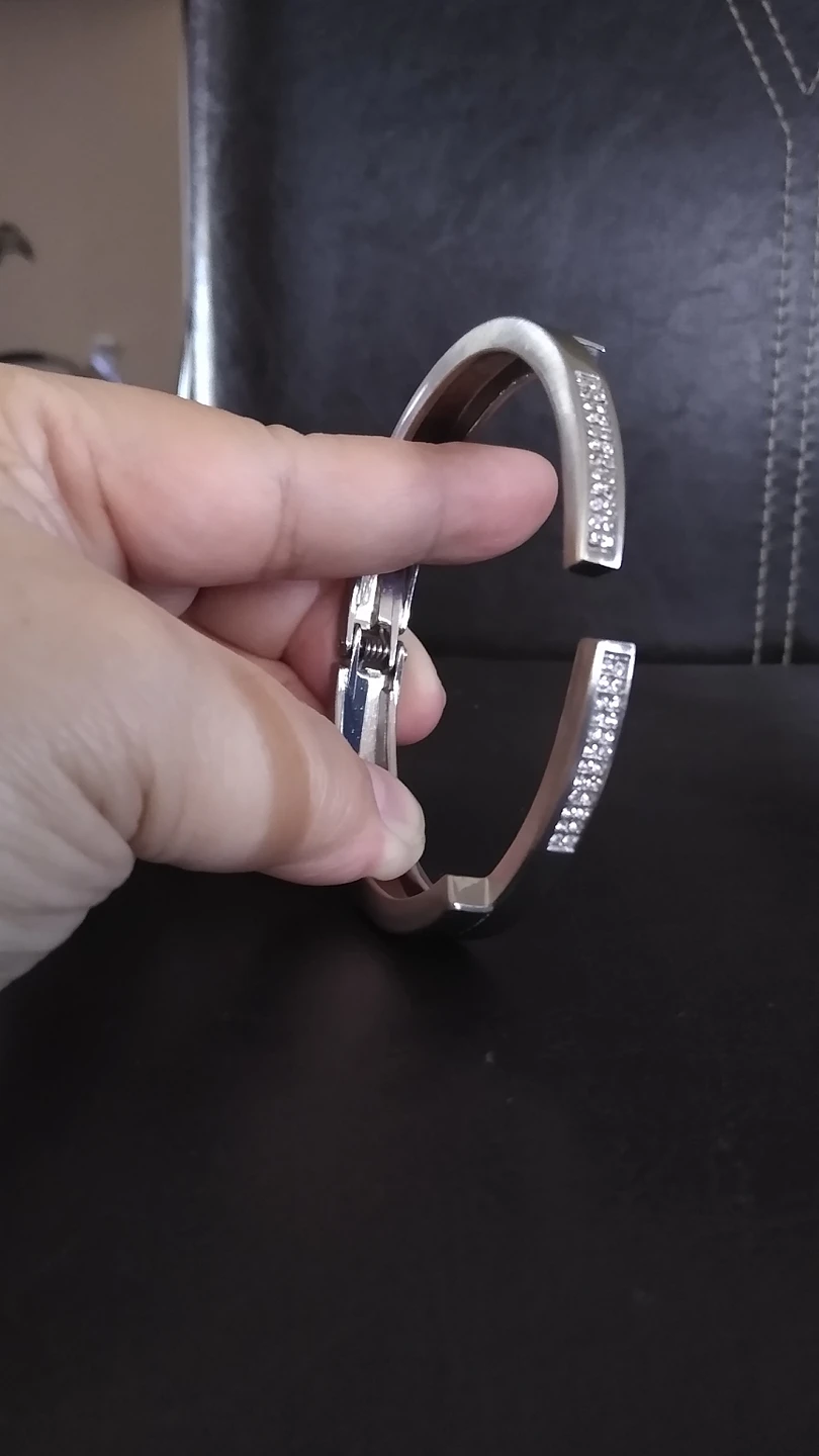 bangle NEW (SOLD in another app) image indicator(2)