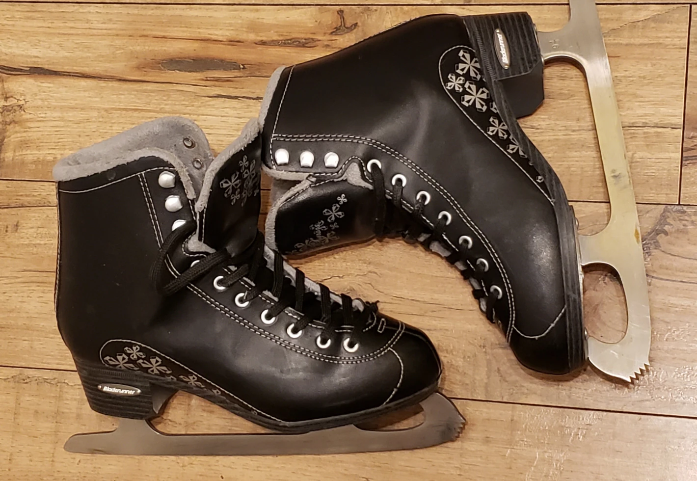 figure skates