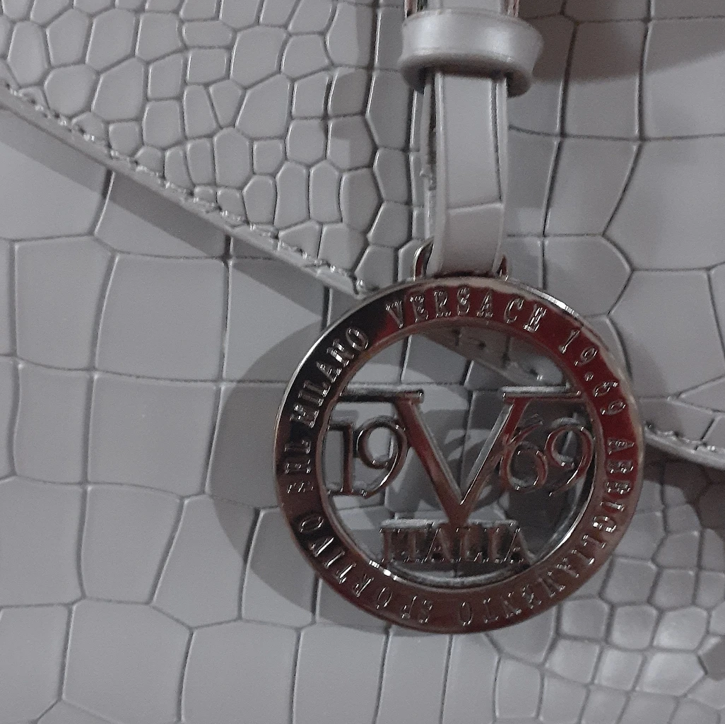 milano Versace purse image indicator(2)