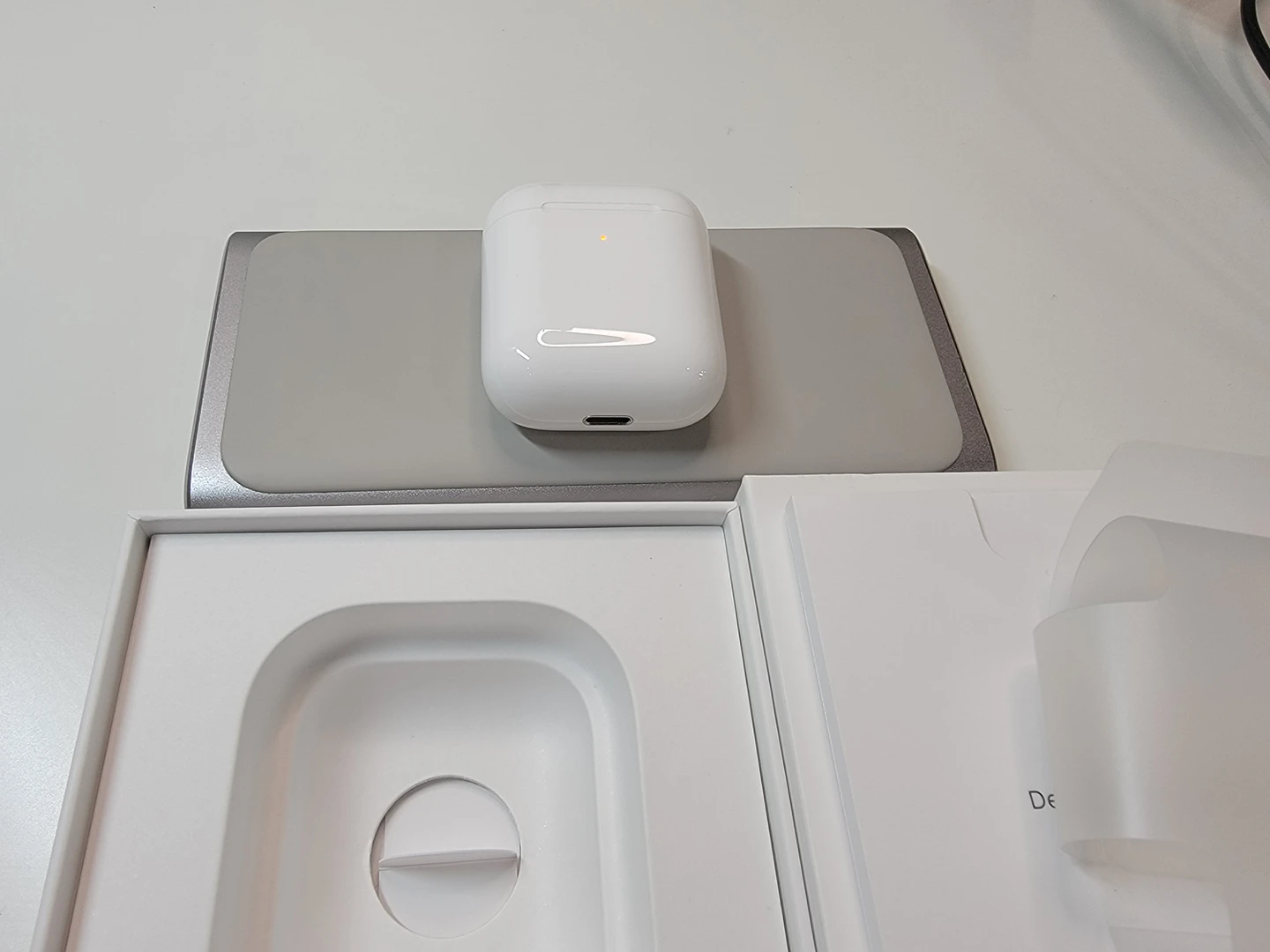 Apple AirPods 2 (2nd Gen) with Wireless Charging  Case - photo 5