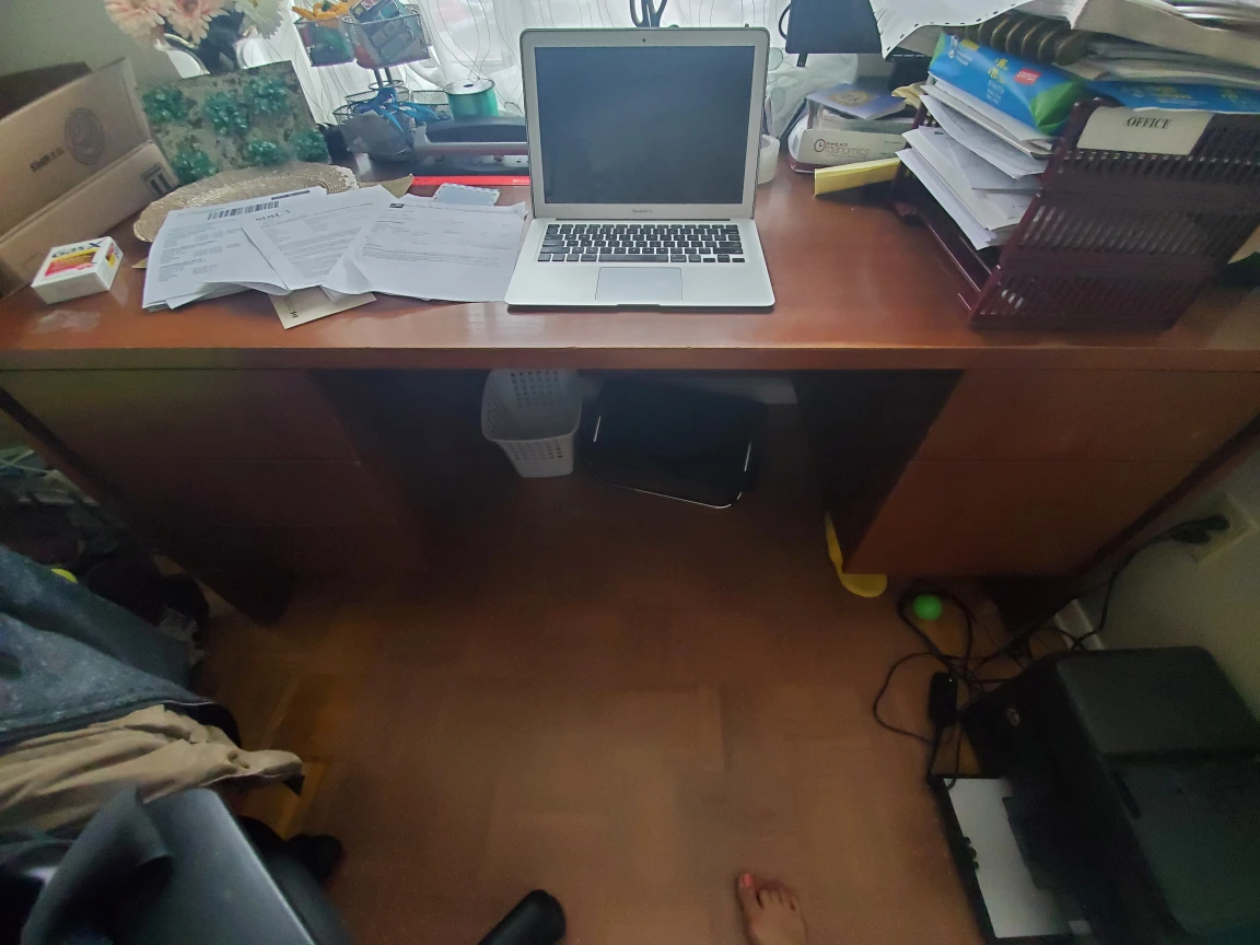 study desk. 2 drawers has security lock. - photo 4
