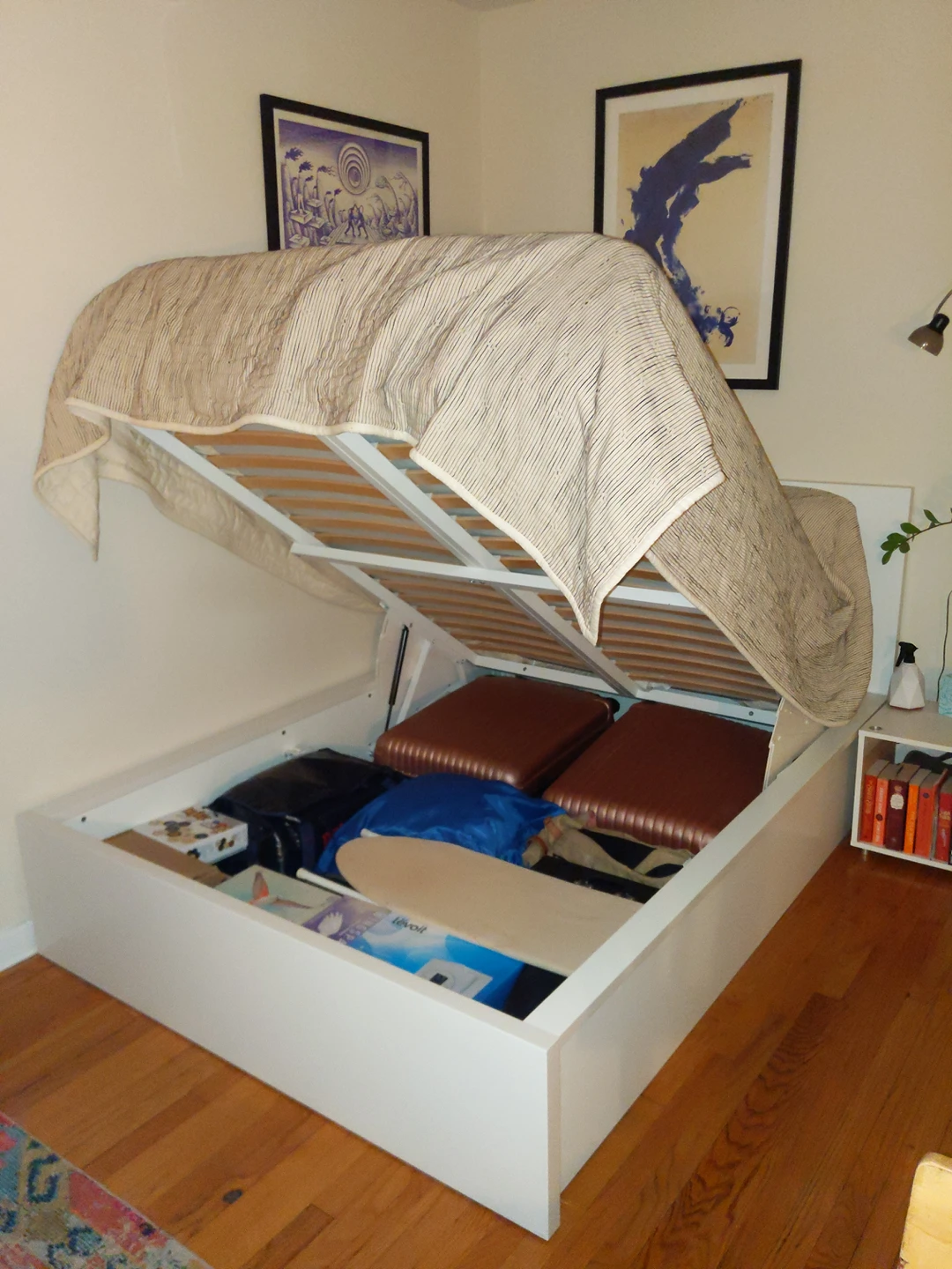Full size lift up storage bed - photo 2