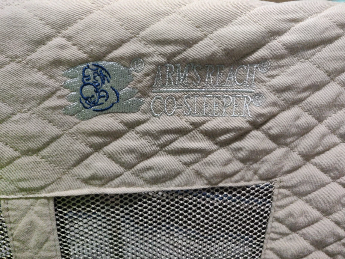Mini Crib $50 + Crib Sheets $15 - photo 3
