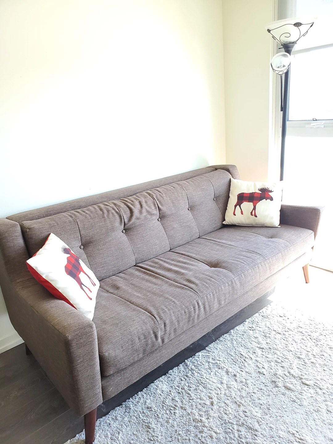 Couch - photo 2