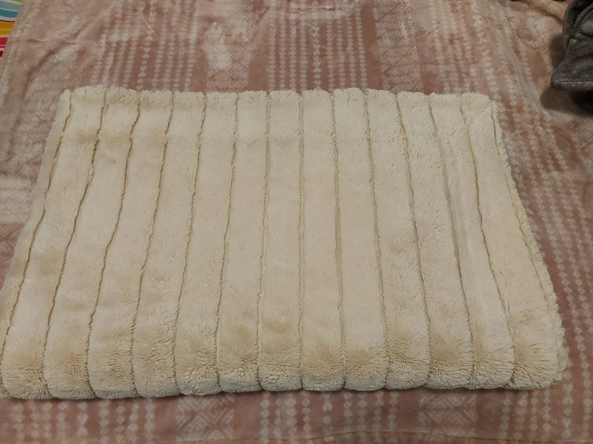 Plush Q sized weighted blanket thumbnail