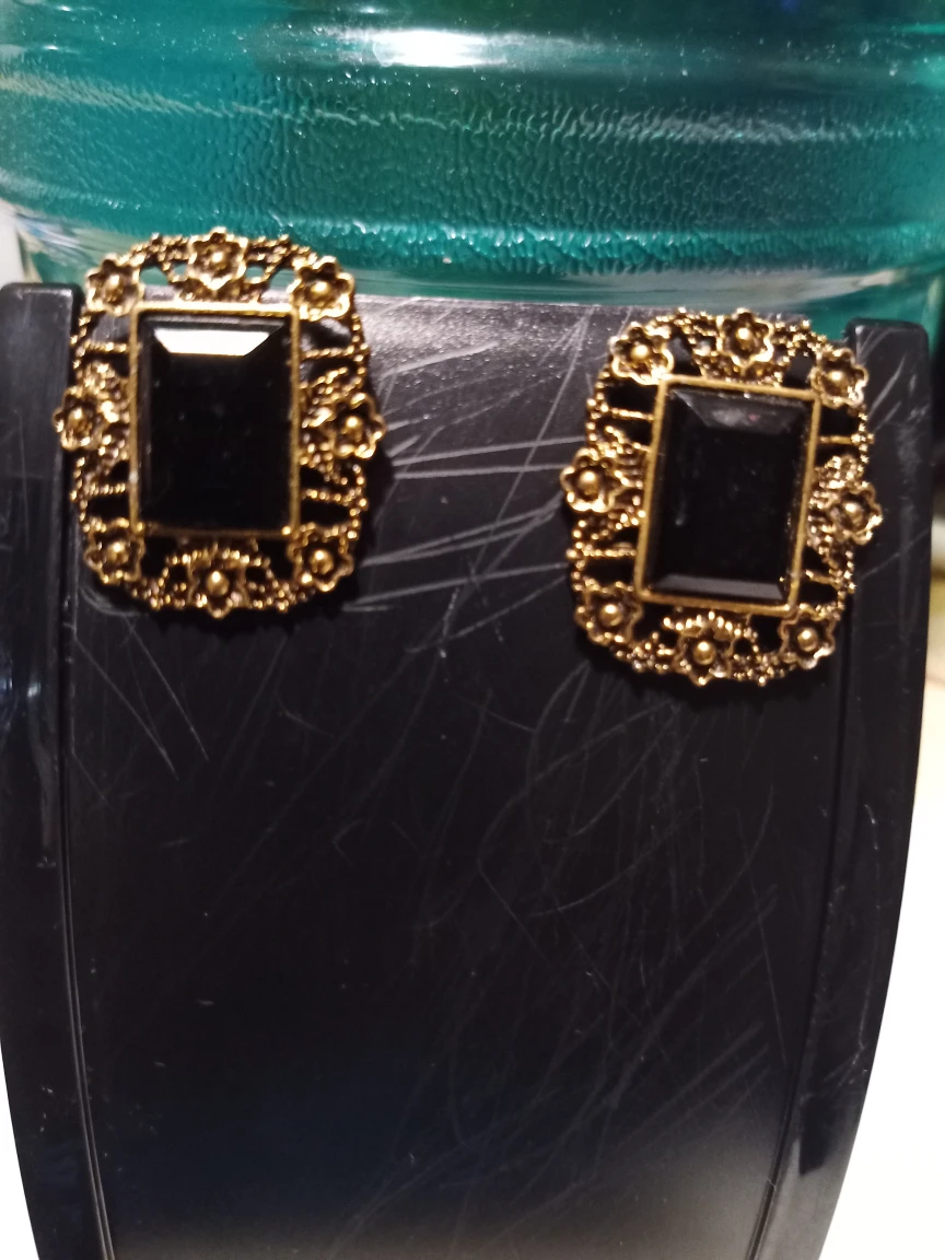 Antique black Earrings image indicator(4)