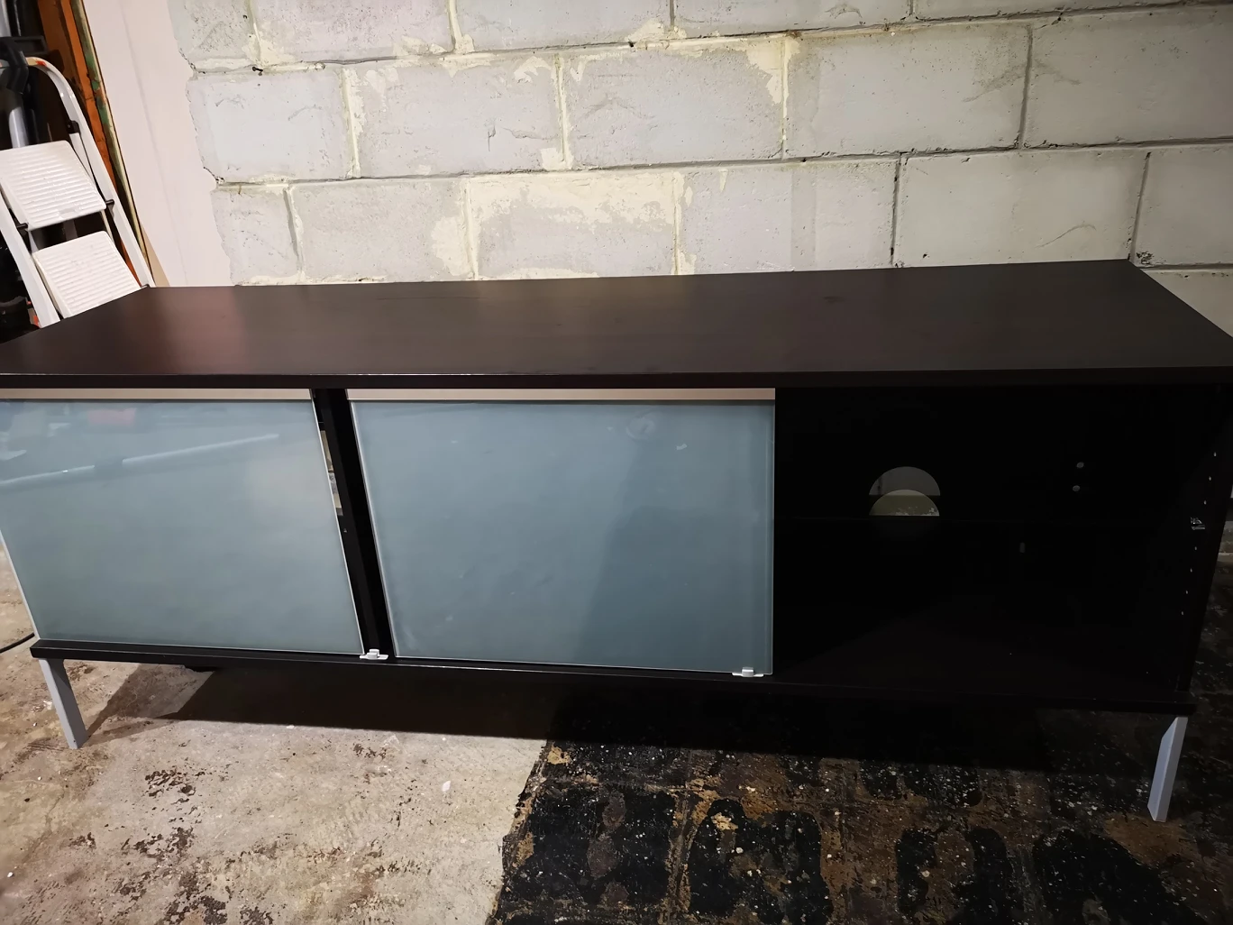 TV stand - photo 3