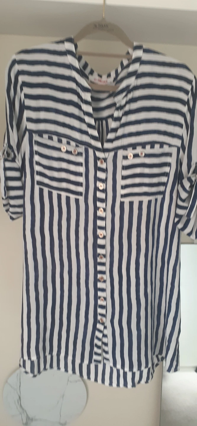 SLIMMING vertical striped blouse image indicator(3)