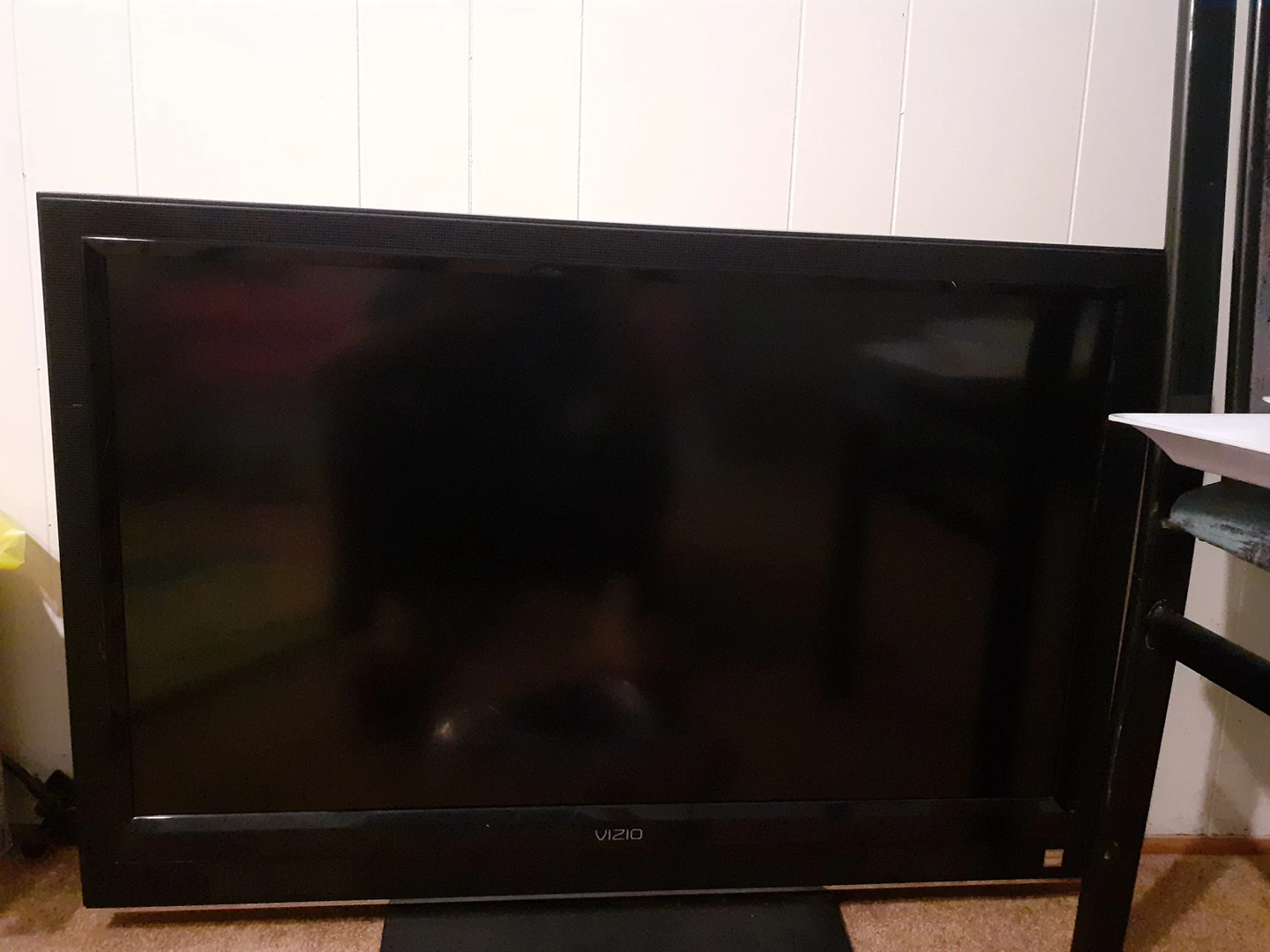 43 inch VIZIO TV - photo 2
