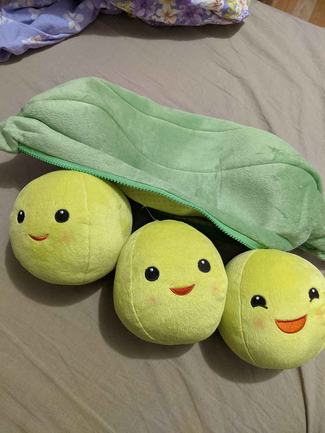 peas in a pod plush - photo 2