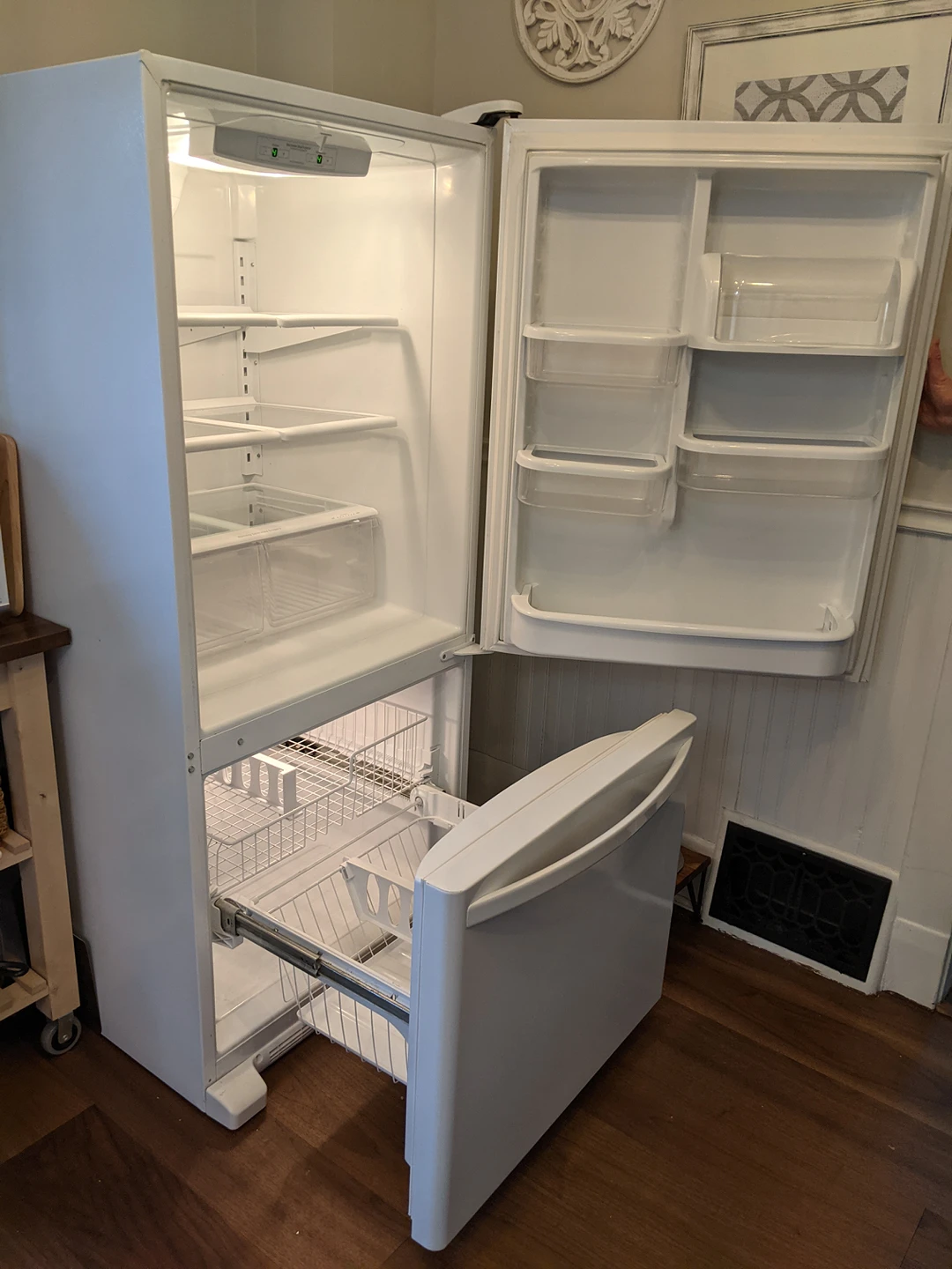 Refrigerator - photo 3