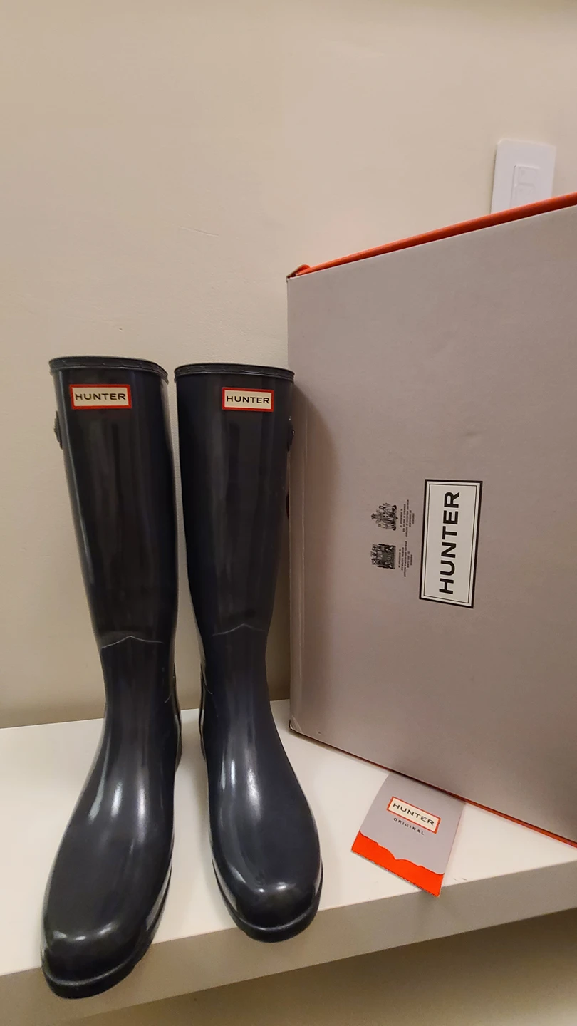 Hunter Tall Gloss Grey Rain Boots Size 6