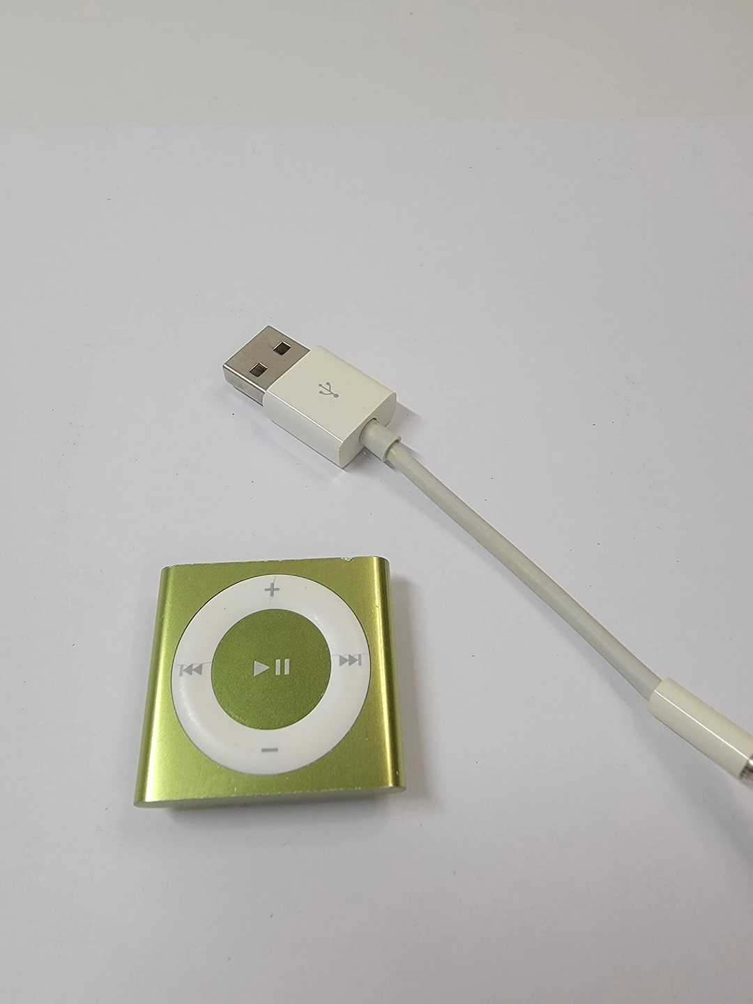Apple iPod shuffle 4th generation 2GB
