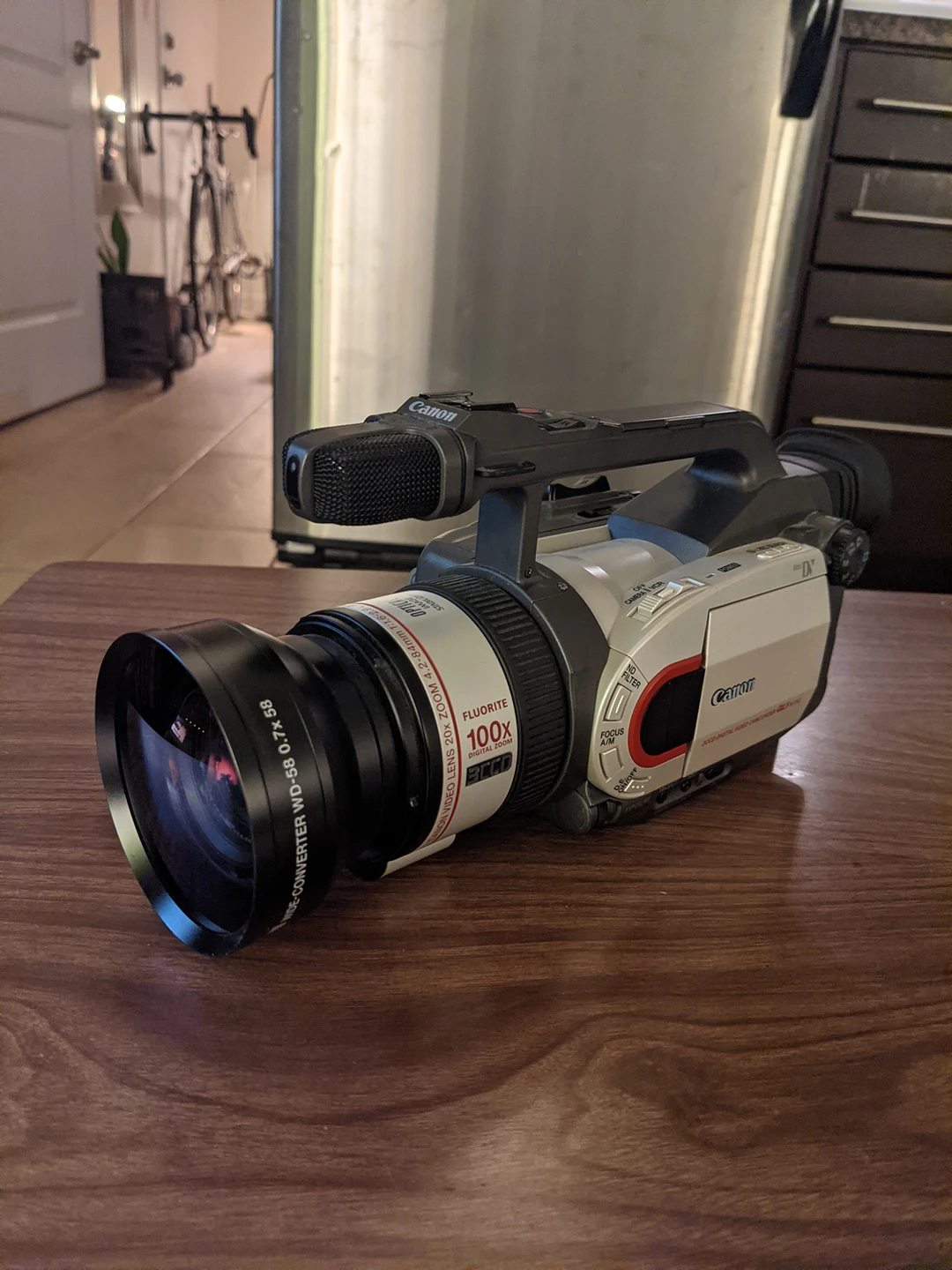 Canon GL1 MiniDV Camcorder + Canon WD-58 Wide Converter thumbnail