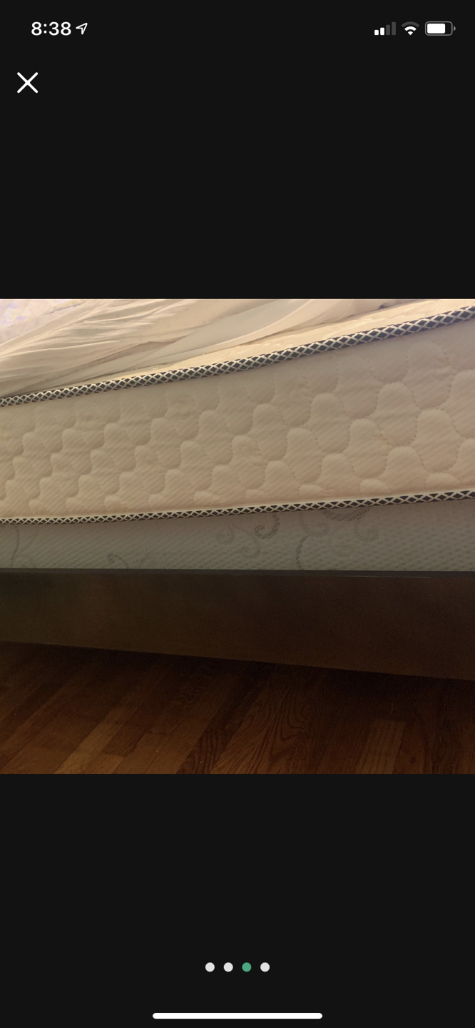 Queen bed with mattress  - photo 3