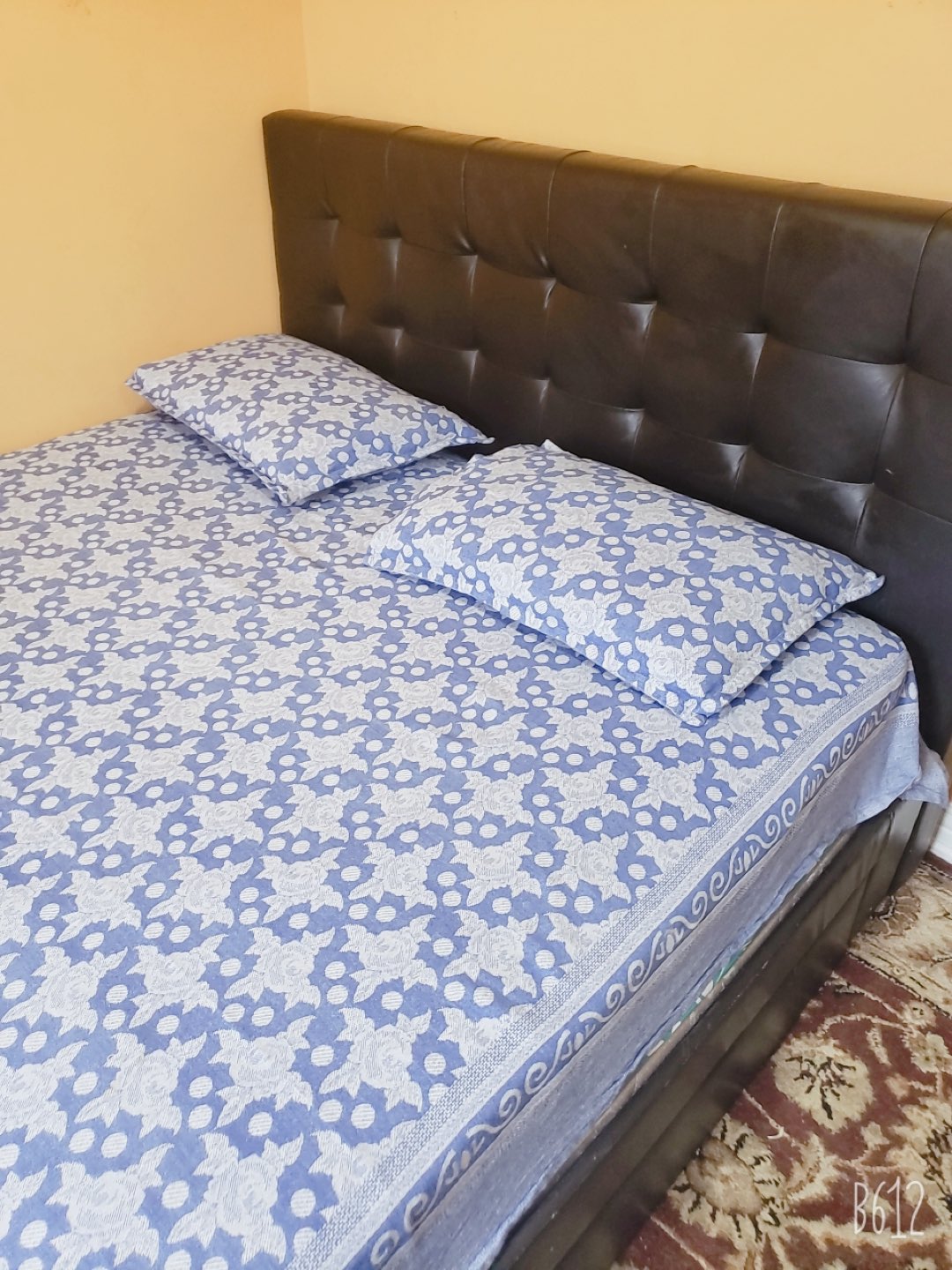 Queen bed for sale - photo 2