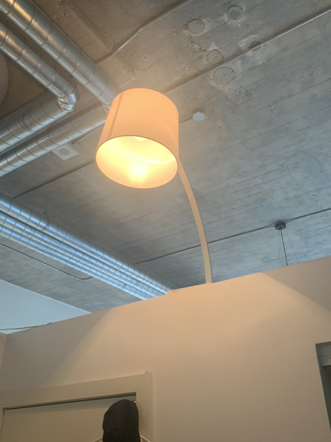 Night stand light with long arm by Nuevo  - photo 4