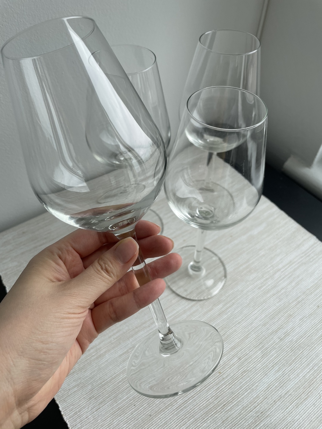 4 ikea wine glasses - no chips or cracks - photo 2