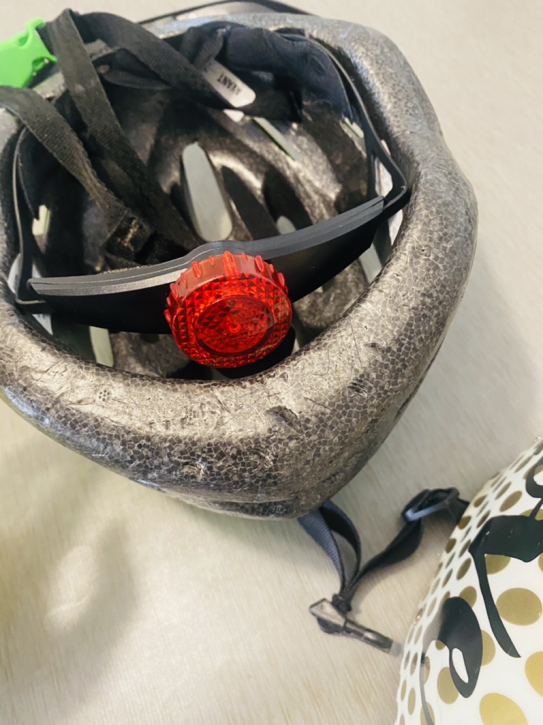 Helmet- Ages 8+up image indicator(5)