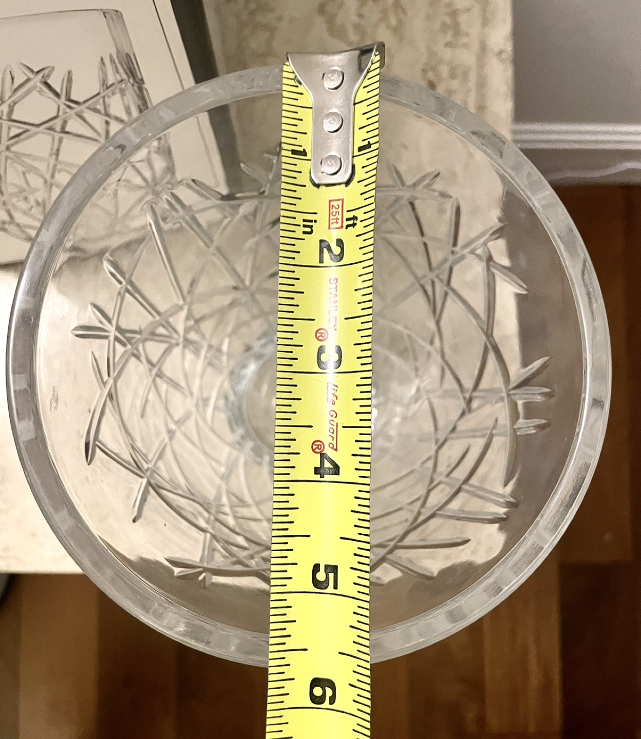 Top shelf graffiti hand cut crystal vase  - photo 4