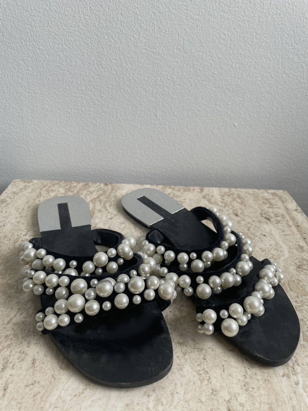 Zara pearl sandles - slightly worn - size 38