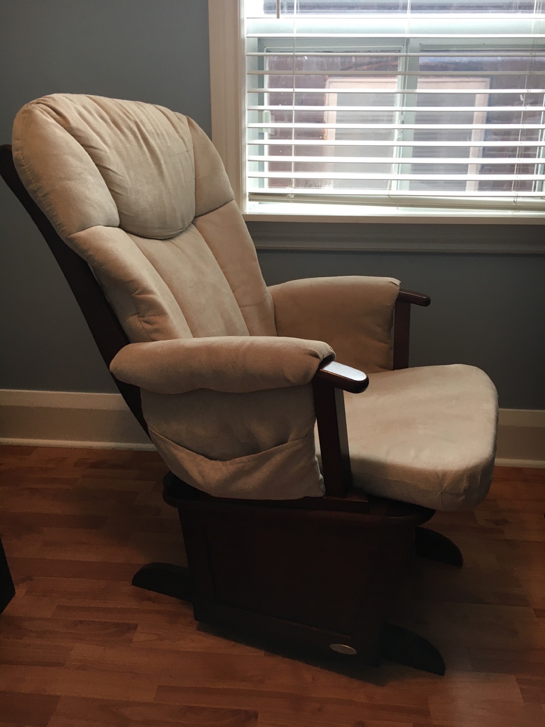 Eddie Bauer rocking chair with ottoman - photo 3