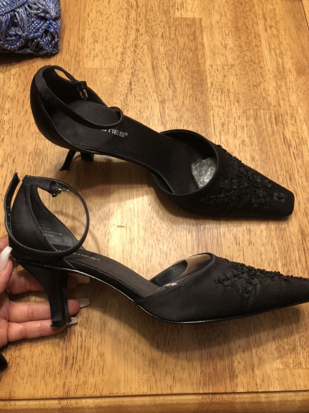 Ladies heels with sequin design