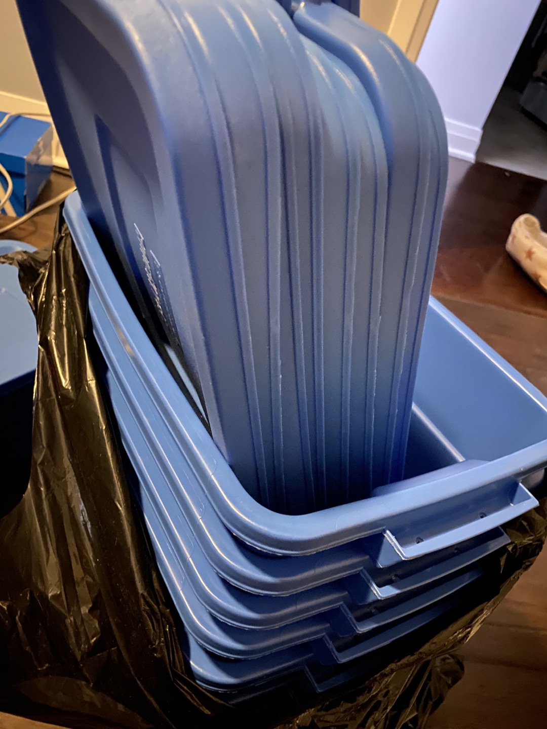 Rubbermaid 11L tote container - photo 4
