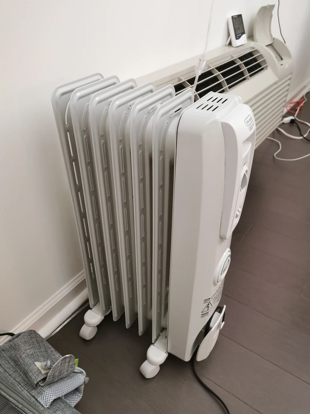 Delonghi Oil Radiator heater - photo 2
