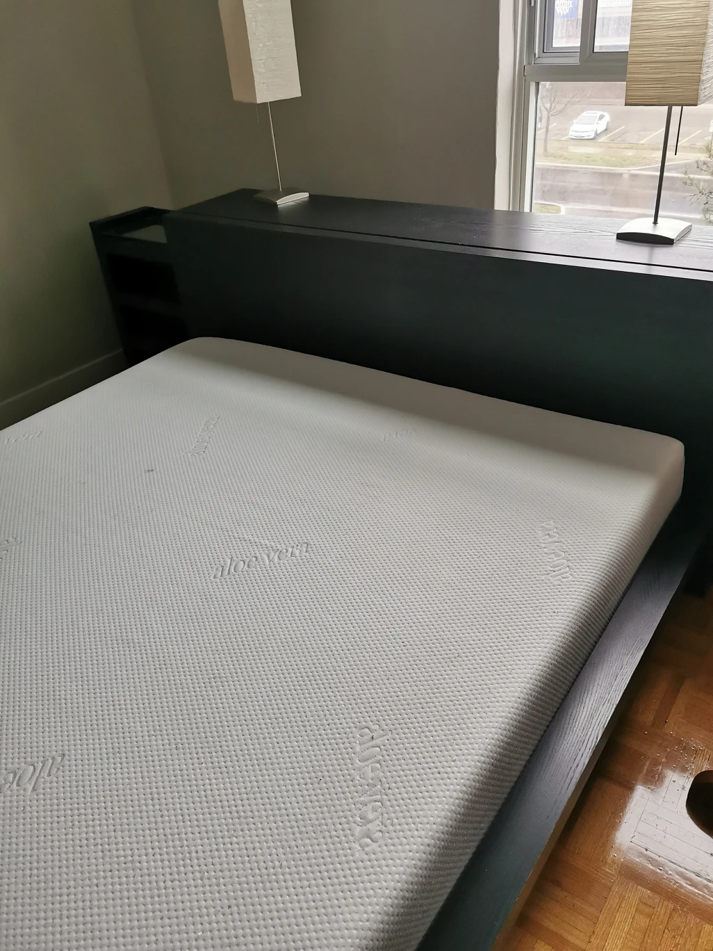 queen bed and mattress - photo 2