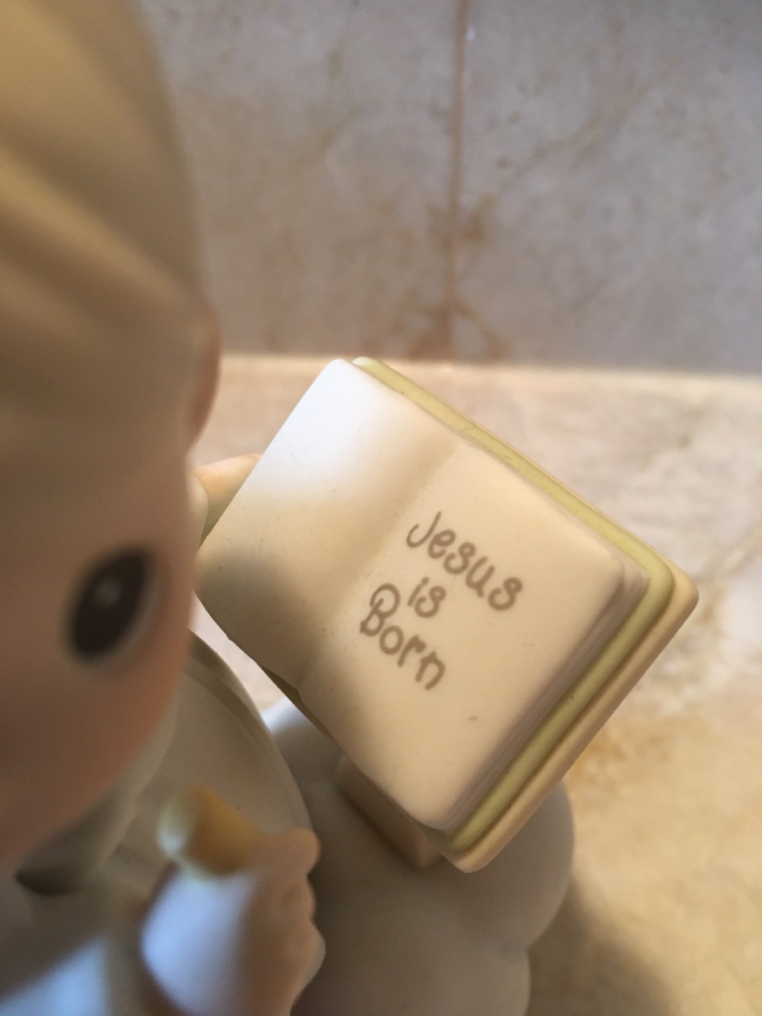 Precious Moments figurine image indicator(3)