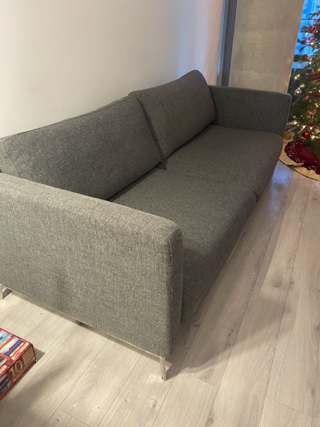 Couch from structube - photo 2