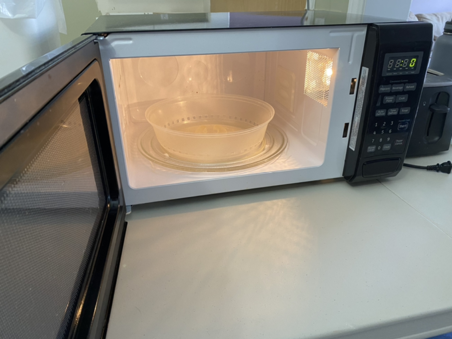 GE 1100W Countertop Microwave - photo 2