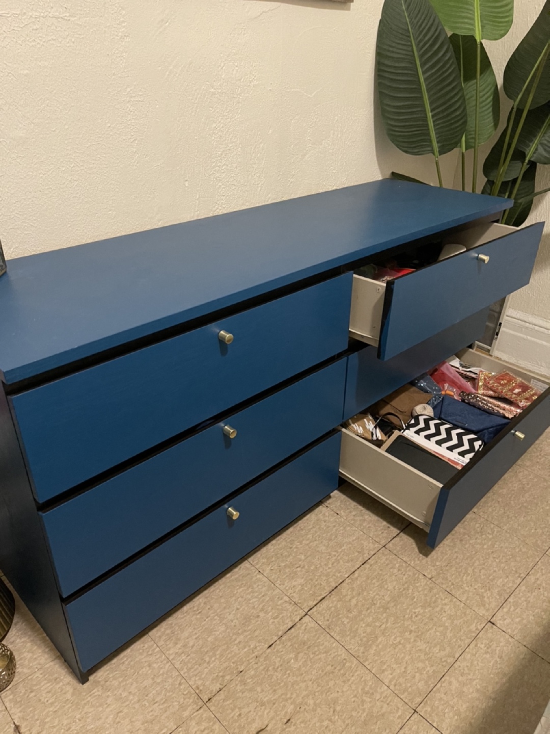Drawer chest and side table - photo 4