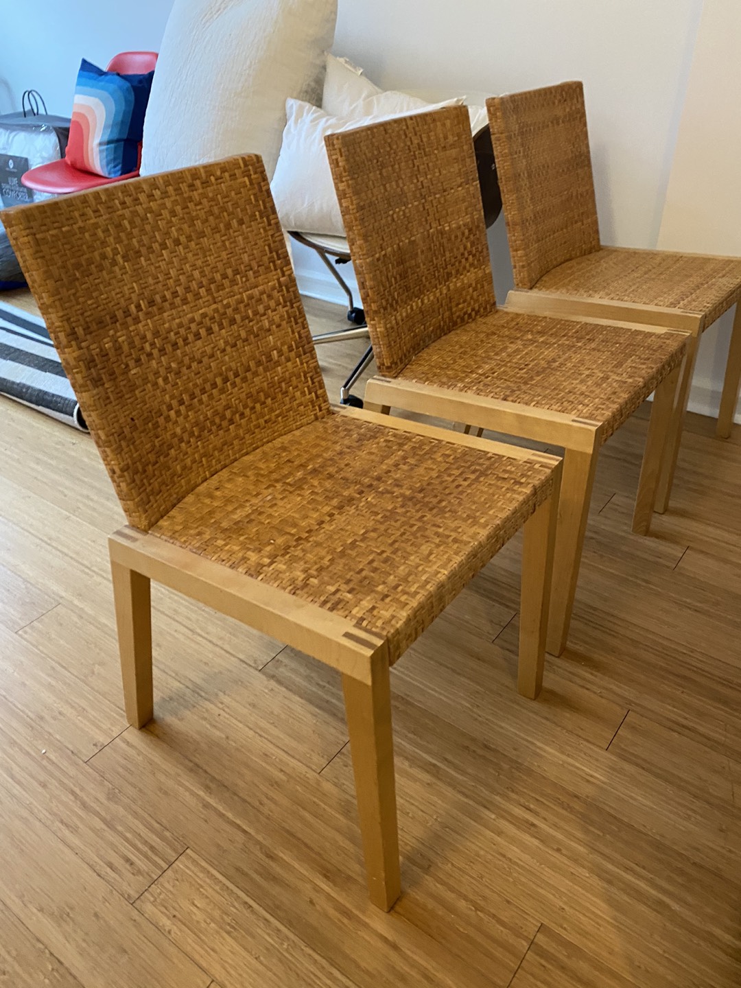 Blonde Wood and wicker woven chair great quality  (3 available) - photo 3