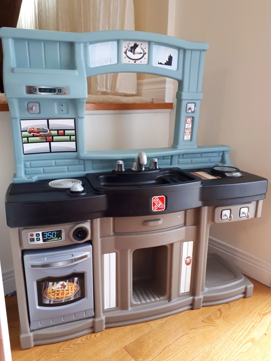 kids kitchen play set thumbnail