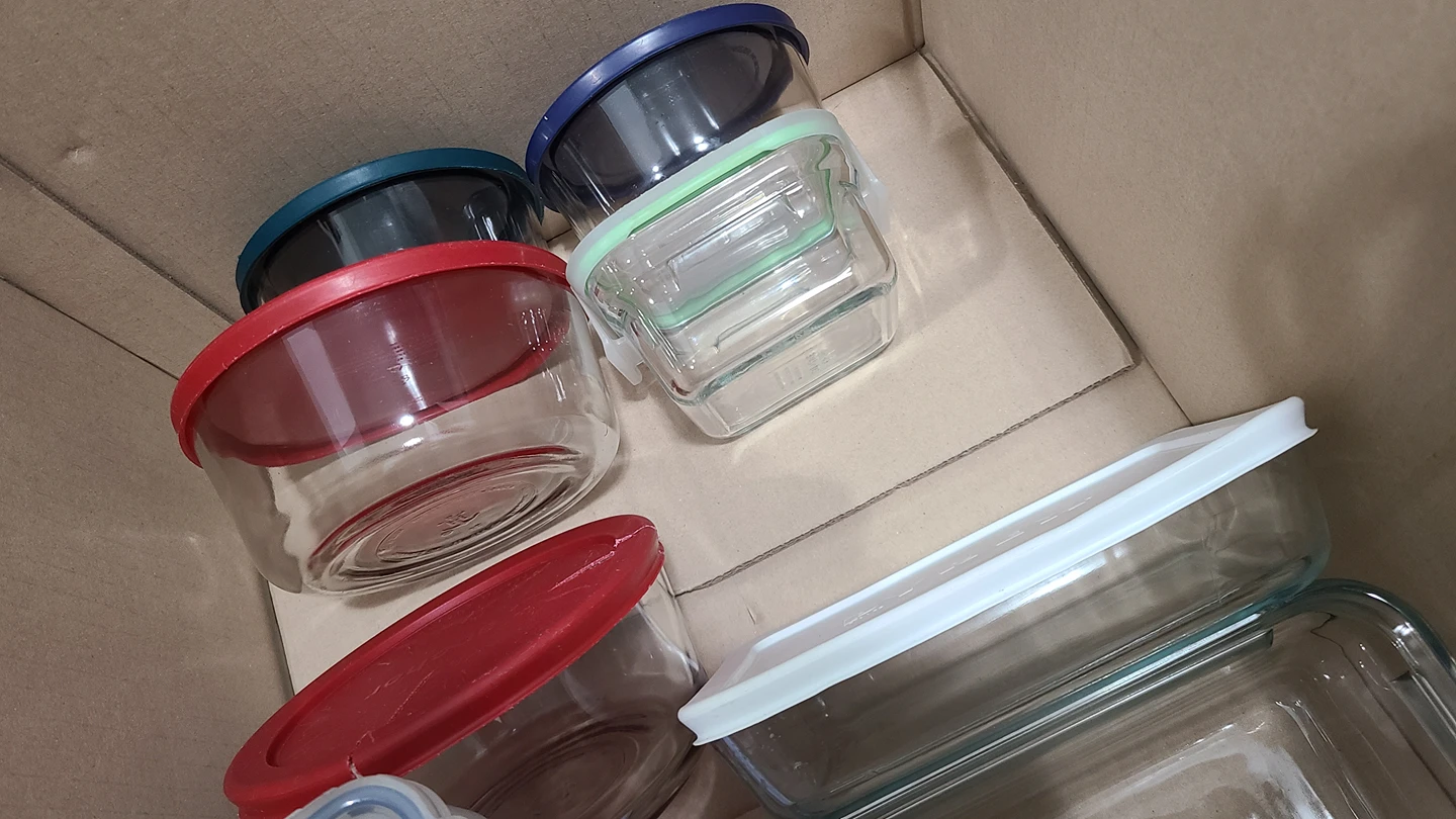 glass Tupperware thumbnail