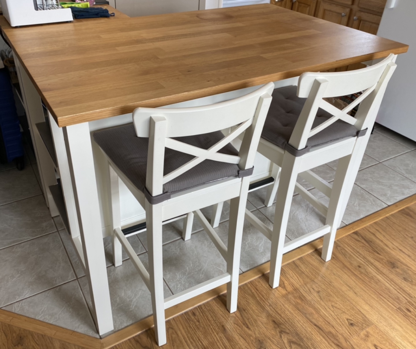 Ikea island table + 2 bar stools + 2 chair pad