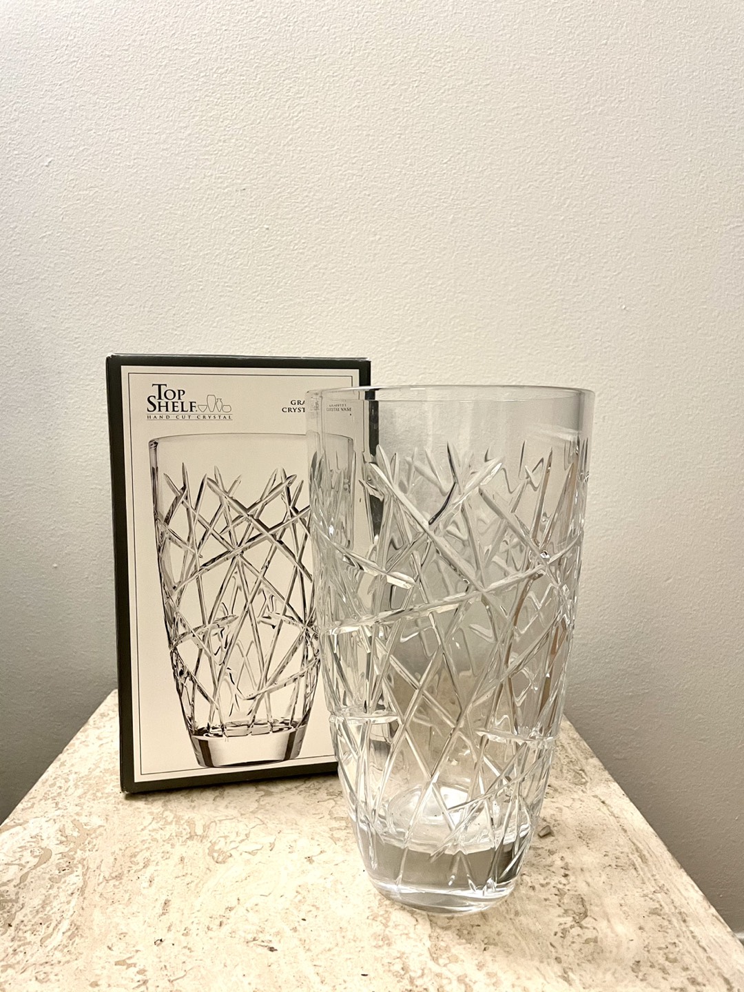 Top shelf graffiti hand cut crystal vase  - photo 2