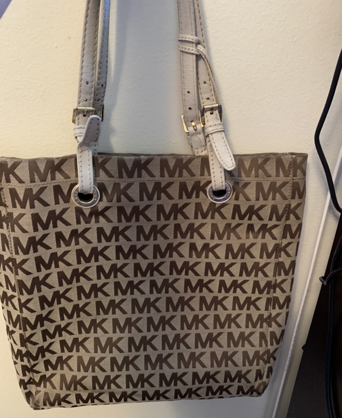 Ladies bag thumbnail