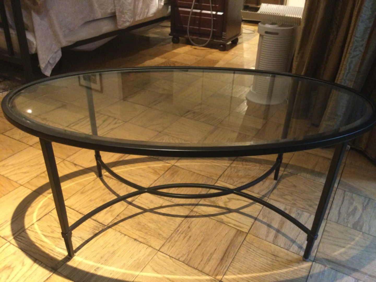 Oval glass table