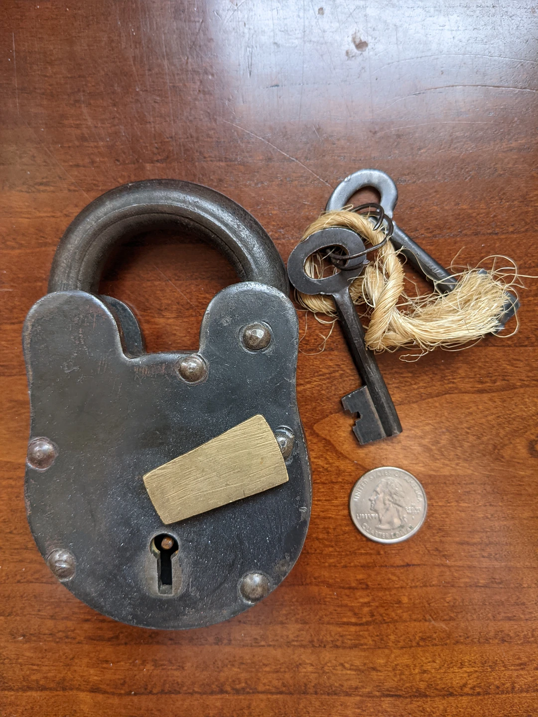 Free antique padlock with keys
