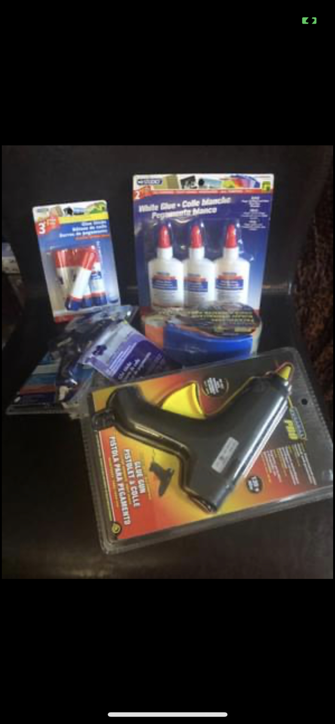 Glue/Glue Gun $10 All Items. PickUp: Eglinton-Mt.Pleasant  thumbnail