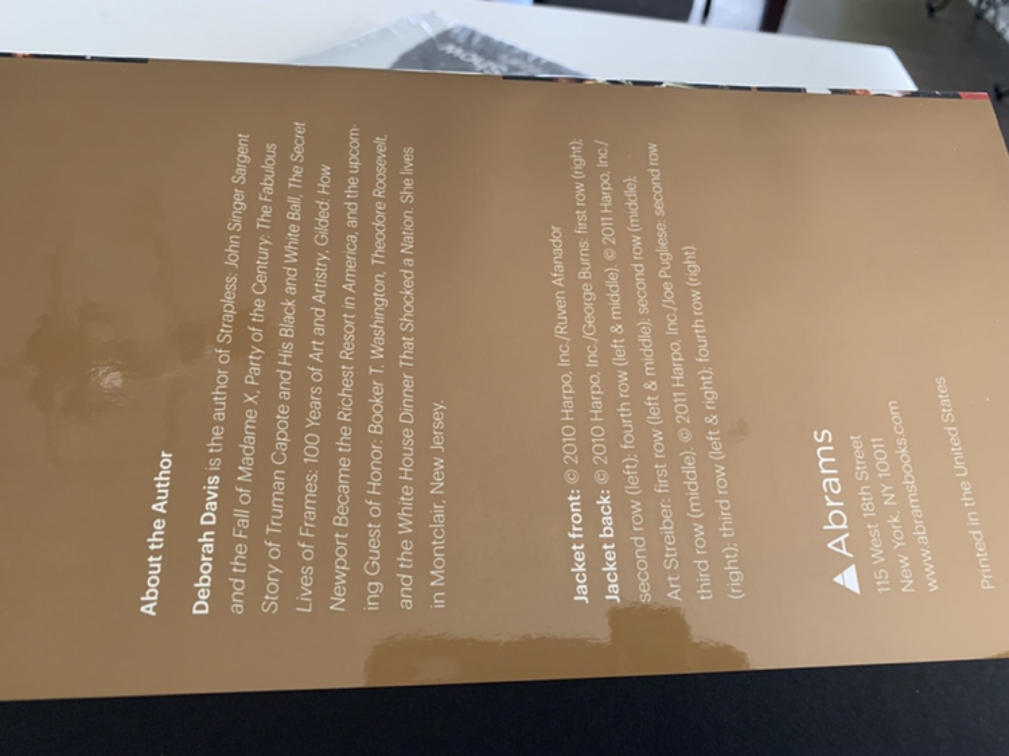 Oprah Winfrey Coffee table hard cover book image indicator(7)