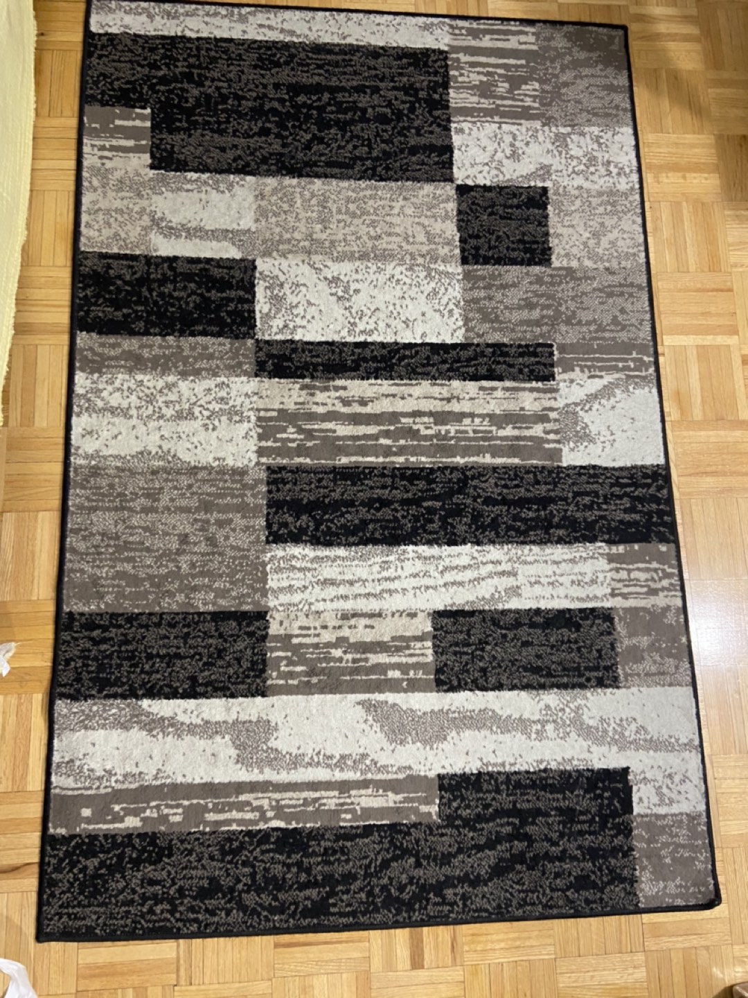 Area rug thumbnail