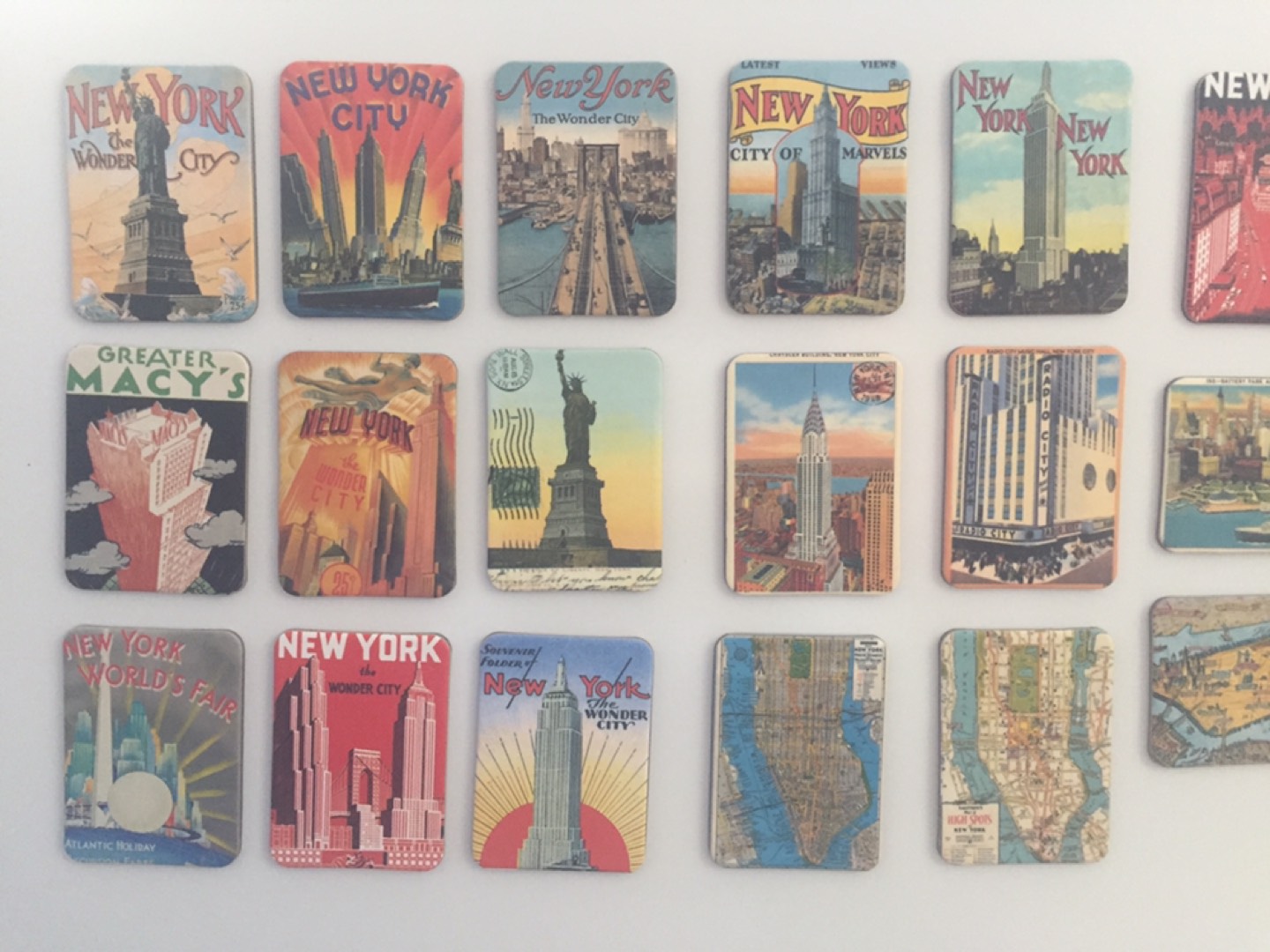 24 Small New York magnets  - photo 2
