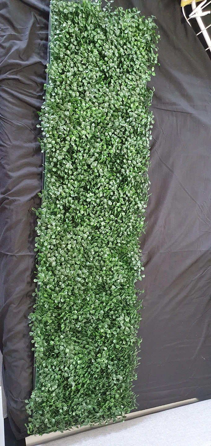 green wall pannel