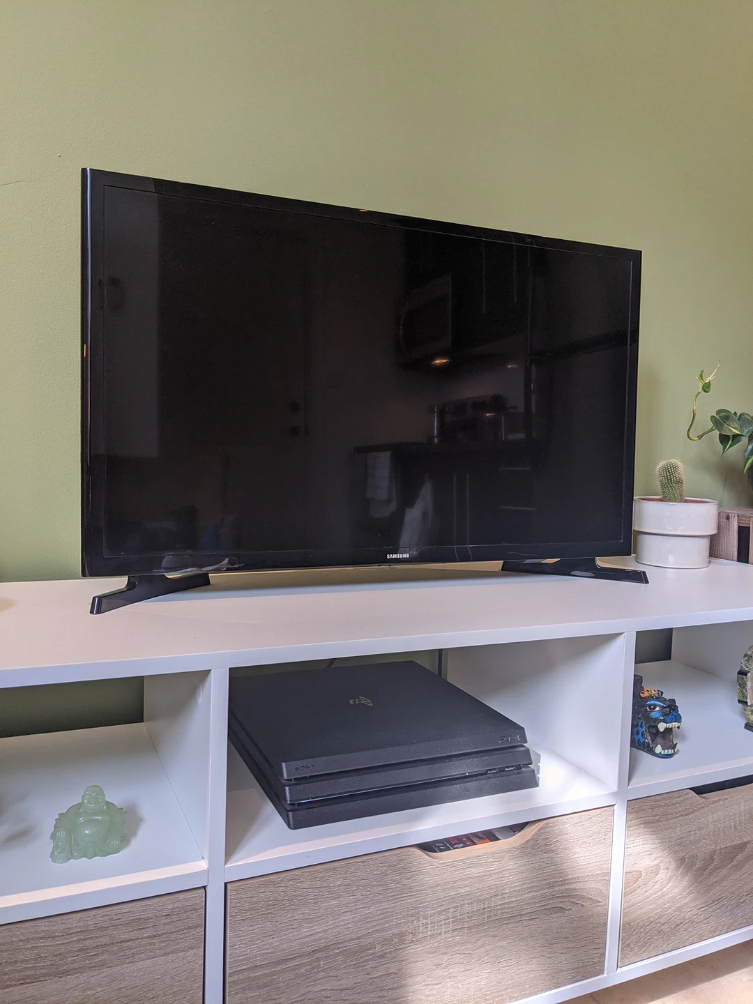 Samsung 32" 720p LED HDTV thumbnail
