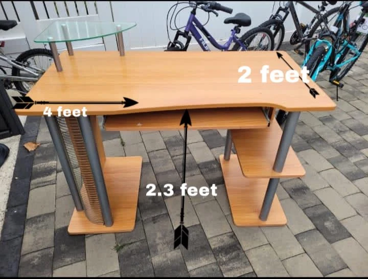 computer & office desk , solid wood very good condition