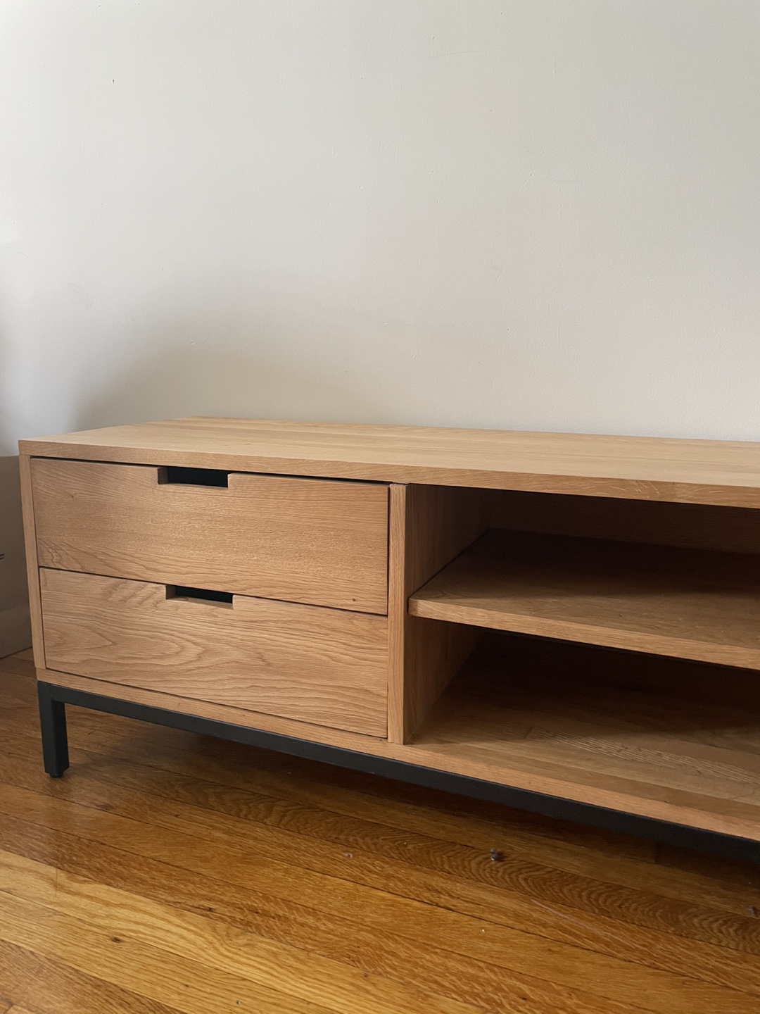 Brand new real oak tv stand half price from original  - photo 3